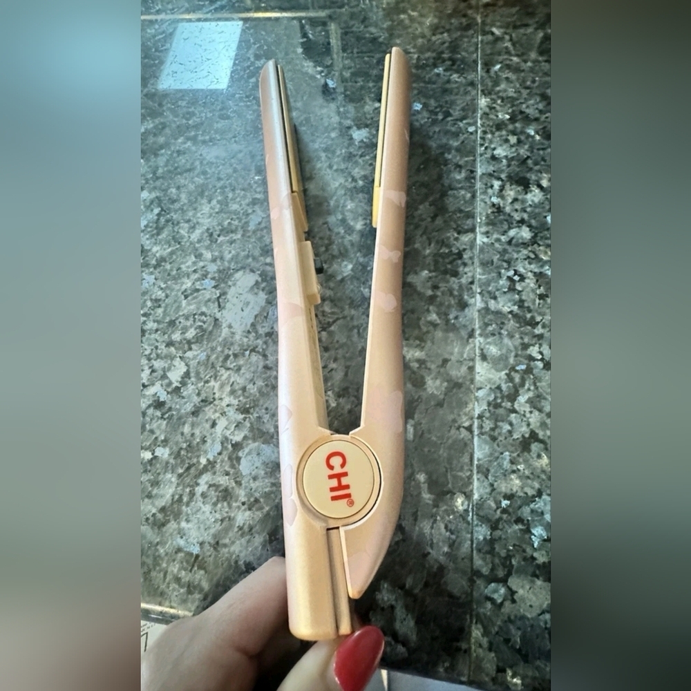 CHI Pink Hair Straightener